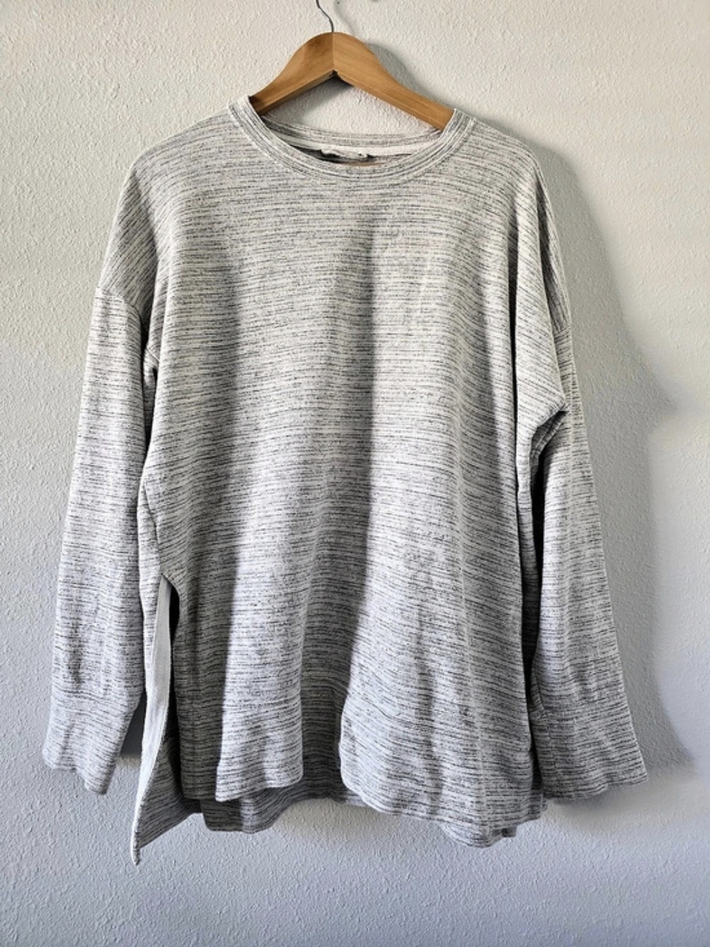 Aerie Gray Knit Long Sleeve Top Size Medium